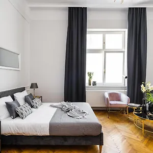 cracovian-apartment-by-loft-affair.krakowhotelspoland.com/